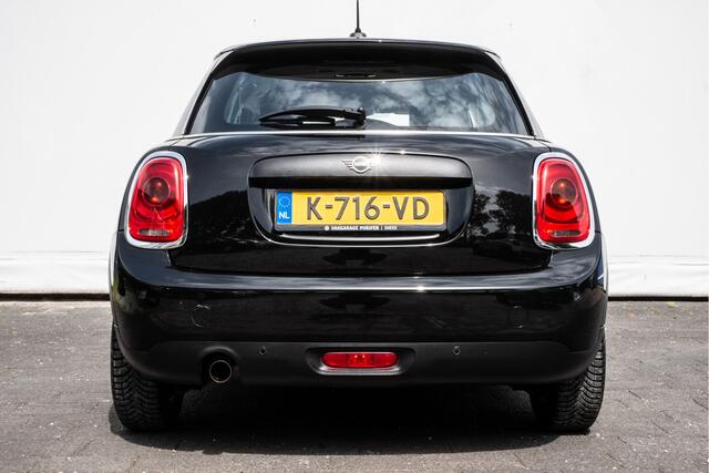 Mini MINI 1.5 Business Edition Navigatie/ Climate control/ Armsteun/ Carplay/ Dab/ Cruise control/ Lmv
