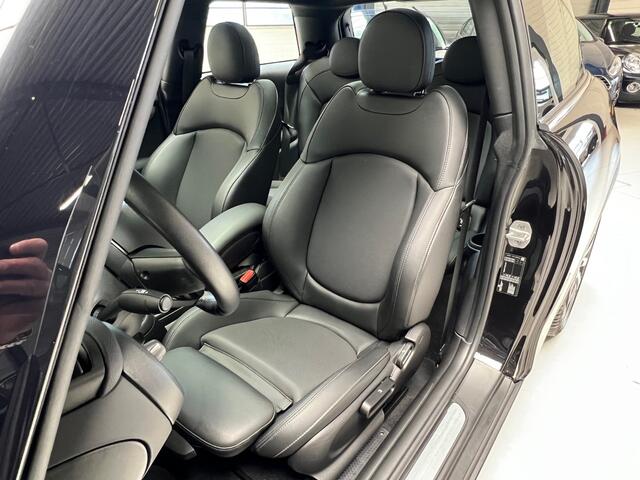 Mini ONE Mini 1.5 Chili Turbo 102 PK Automaat / Airco / Apple Carplay / Panoramadak / Camera / Leder Sport Int / LED / Park Sensors / 1e Eigenaar!