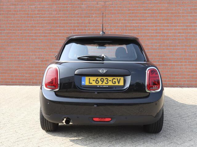 Mini ONE Mini 1.5 Automaat Business Edition | Navigatie | PDC | Cruise Control | Airco | 17" Lichtmetalen velgen | 5-Deurs