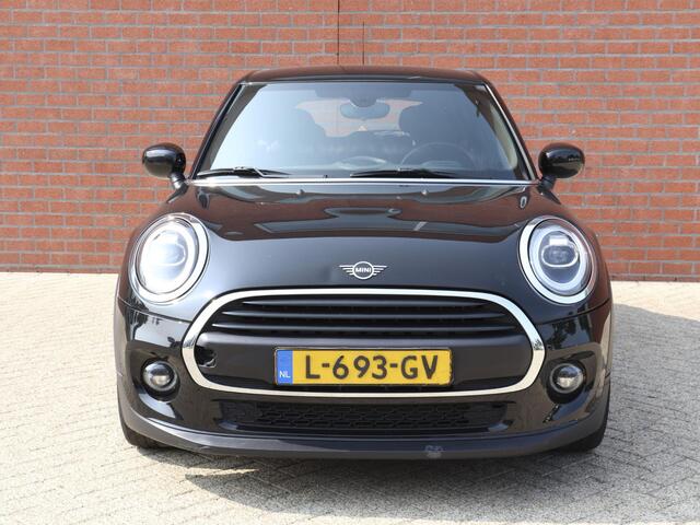 Mini ONE Mini 1.5 Automaat Business Edition | Navigatie | PDC | Cruise Control | Airco | 17" Lichtmetalen velgen | 5-Deurs