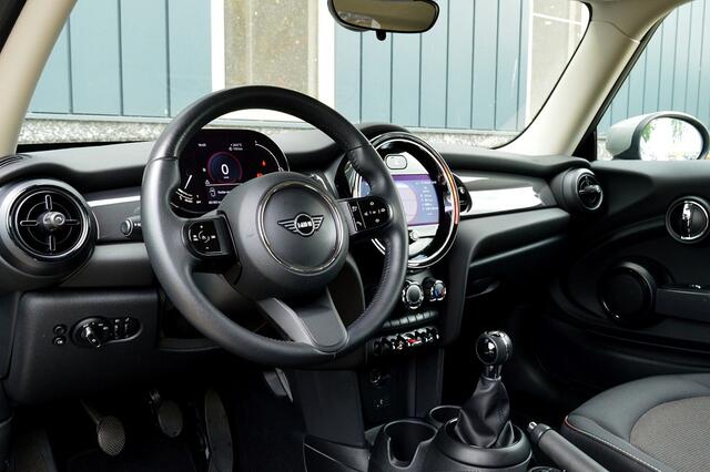 Mini ONE Mini 1.5 First Essential Rijklaarprijs-Garantie Navigatie Led Airco 17 Inch Apple carplay