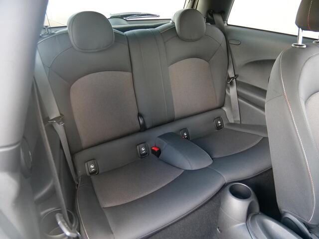 Mini ONE Mini 1.5 102pk Chili Climate / 17 inch / Parkeersensor / Stoelverwarming