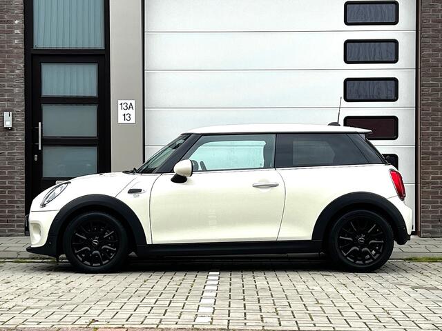 Mini ONE Mini 1.5 Chili Turbo 102 PK / Airco / 16" Black Spoke LM Velgen / Park Sensors / Groot Scherm / WW Glas