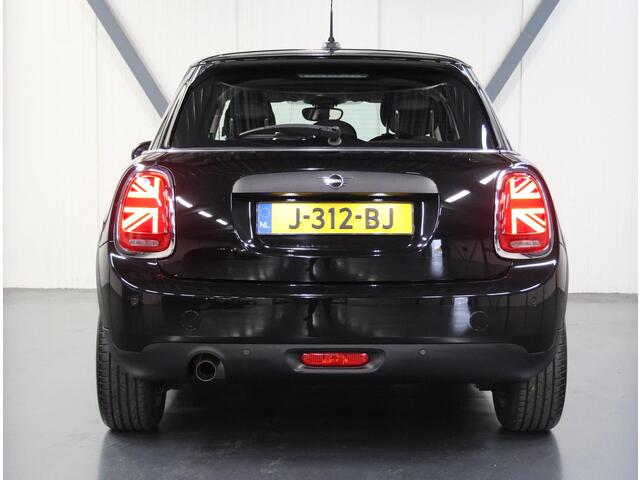 Mini ONE Mini 1.5 100PK Edition | AUTOMAAT | 1ste eigenaar | Armsteun | Climate Control | Cruise Control | LED lampen | Verwarmbare voorruit | Navigatie | Parkeersensoren | Isofix | Sfeerverlichting |