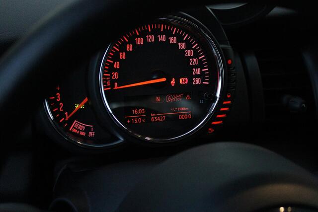 Mini ONE 1.2 102PK ONE SALT BUSINESS | STOEL VERWARMING | 17" LICHTMETALEN VELGEN JOHN COOPER WORKS | AIRCO | LAGE KM STAND! | PARKEERSENSOREN ACHTER |