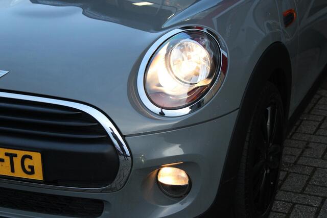 Mini ONE 1.2 102PK ONE SALT BUSINESS | STOEL VERWARMING | 17" LICHTMETALEN VELGEN JOHN COOPER WORKS | AIRCO | LAGE KM STAND! | PARKEERSENSOREN ACHTER |