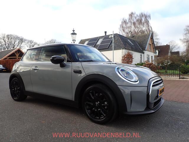 Mini ONE 1.5 First Essential CARPLAY / NAVI / FULL-LED