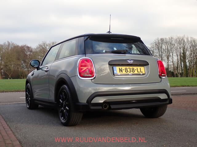 Mini ONE 1.5 First Essential CARPLAY / NAVI / FULL-LED