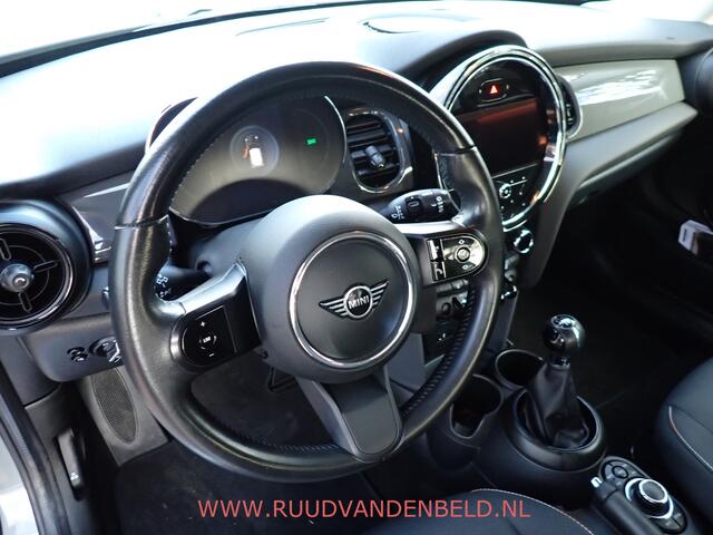 Mini ONE 1.5 First Essential CARPLAY / NAVI / FULL-LED