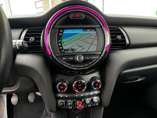 Mini ONE Mini 1.5 MINI Chili Turbo 102 PK / Airco / Navigatie / Apple CarPlay / Leder Sport Int / 16"Black Spoke Velg / Park Sensors / LED / All Black Pack / 1e Eigenaar!