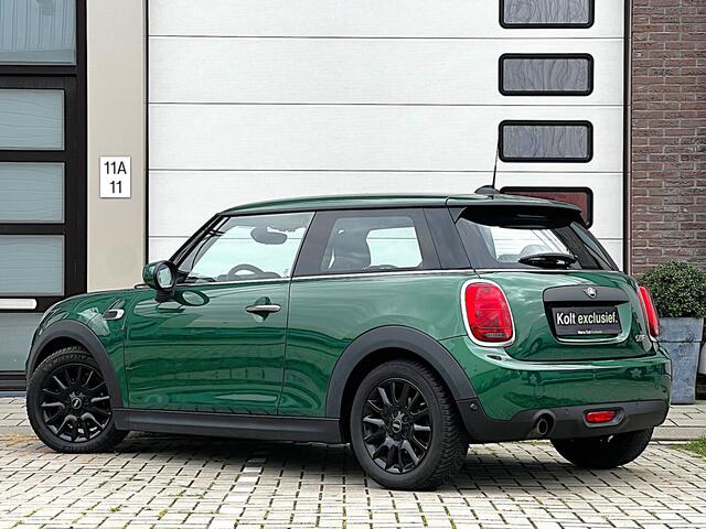 Mini ONE Mini 1.5 MINI Chili Turbo 102 PK / Airco / Navigatie / Apple CarPlay / Leder Sport Int / 16"Black Spoke Velg / Park Sensors / LED / All Black Pack / 1e Eigenaar!