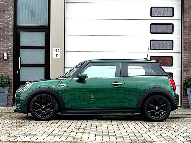 Mini ONE Mini 1.5 MINI Chili Turbo 102 PK / Airco / Navigatie / Apple CarPlay / Leder Sport Int / 16"Black Spoke Velg / Park Sensors / LED / All Black Pack / 1e Eigenaar!