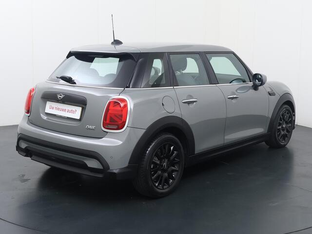 Mini ONE Mini 1.5 Business Edition | Cruise control | Navigatiesysteem | Climate control | Verwarmde sportstoelen voor | Apple Carplay | Keyless entry | Achteruitrij camera |
