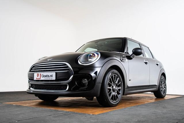 Mini ONE Mini 1.5 Salt - cruise control - Regen- en lichtsensor - Binnenlichtpakket - PDC achter - Chrome Line exterieur - MINI Navigatiesysteem - Middenarmsteun voor -