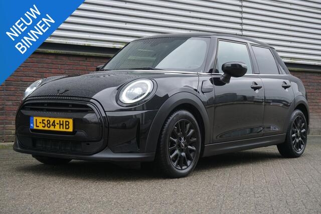 Mini ONE Mini 1.5 Essential LED/GR. NAVI/1e EIGENAAR.