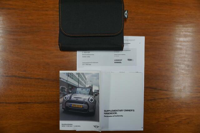 Mini ONE Mini 1.5 Essential LED/GR. NAVI/1e EIGENAAR.