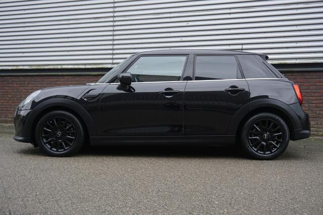 Mini ONE Mini 1.5 Essential LED/GR. NAVI/1e EIGENAAR.