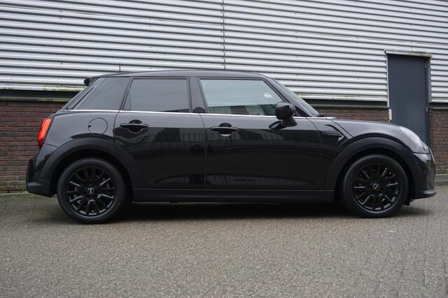 Mini ONE Mini 1.5 Essential LED/GR. NAVI/1e EIGENAAR.