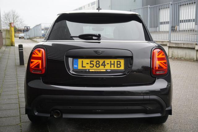 Mini ONE Mini 1.5 Essential LED/GR. NAVI/1e EIGENAAR.