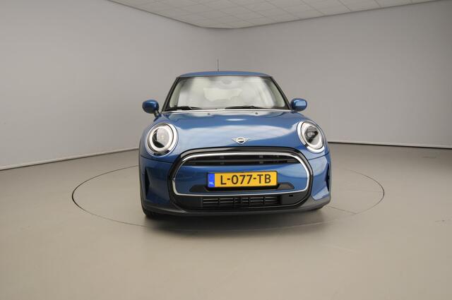 Mini ONE 3-deurs Classic / Sportstoelen / PDC / Climate / Navigatie / Alu wielen 16 inch black