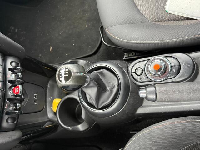 Mini ONE Mini 1.5 D NAVI PDC Chili Bns.