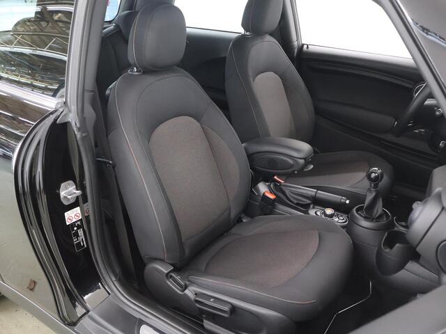 Mini ONE Mini 1.5 Pepper | Union Jack Achterlichten | Navigatie | Climate Control | Cruise Control | Lichtmetalen Velgen | Bluetooth | Sportstuur |