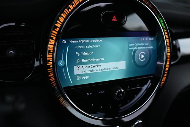 Mini ONE Hatchback Classic / Panoramadak / Sportstoelen / Cruise Control / LED / Ambiance verlichting / 16" LM Victory Spoke zwart