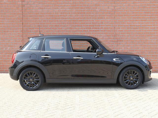 Mini ONE 1.5 5-DRS Automaat Business Edition Navigatie PDC Cruise Control Airco 17" Lichtmetalen velgen 5-Deurs