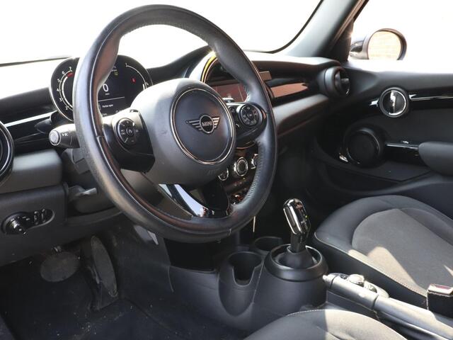 Mini ONE 1.5 5-DRS Automaat Business Edition Navigatie PDC Cruise Control Airco 17" Lichtmetalen velgen 5-Deurs