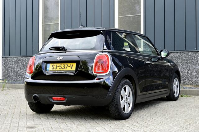 Mini ONE 3-Deurs 1.2 Rijklaarprijs-garantie Navigatie Airco Stoel verwarming PDC Cruise control