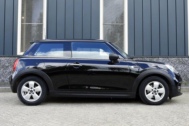 Mini ONE 3-Deurs 1.2 Rijklaarprijs-garantie Navigatie Airco Stoel verwarming PDC Cruise control