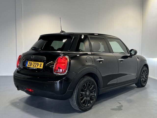 Mini ONE 5-Deurs 1.5 Pepper | Navigatie/Android/Apple Carplay | LM Velgen 16" | Cruise Control | PDC Achter | Airco | LED Koplampen |