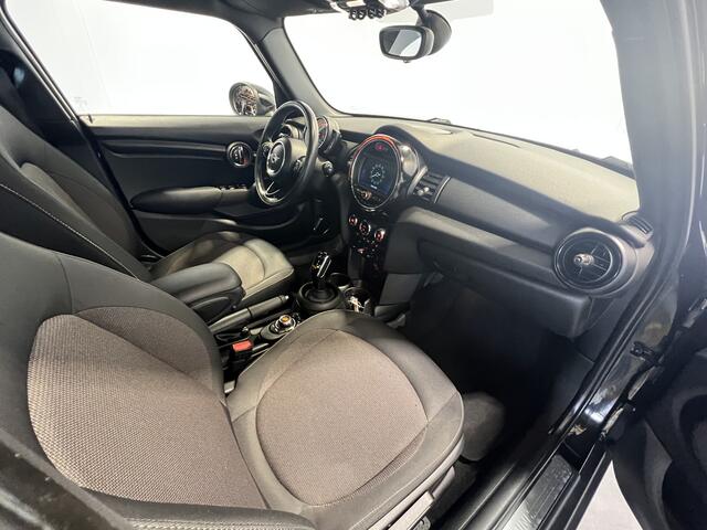 Mini ONE 5-Deurs 1.5 Pepper | Navigatie/Android/Apple Carplay | LM Velgen 16" | Cruise Control | PDC Achter | Airco | LED Koplampen |