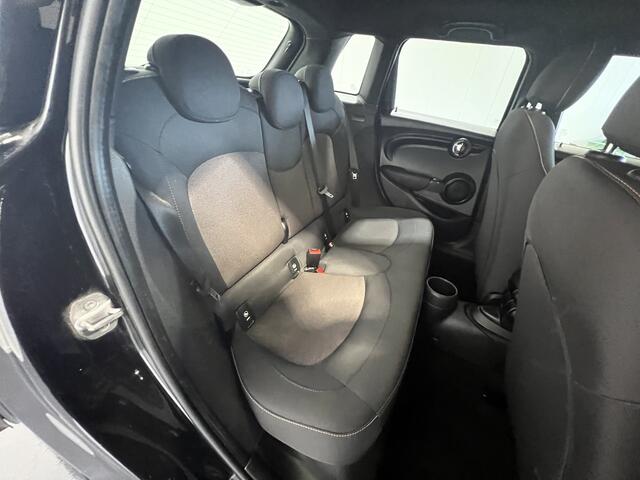 Mini ONE 5-Deurs 1.5 Pepper | Navigatie/Android/Apple Carplay | LM Velgen 16" | Cruise Control | PDC Achter | Airco | LED Koplampen |
