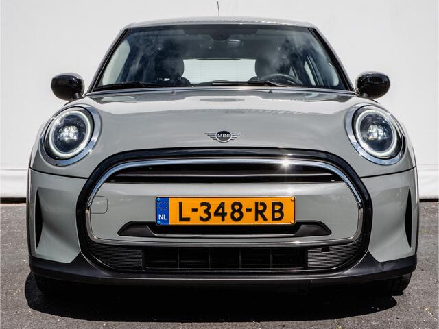 Mini ONE 5-Deurs 1.5 Essential Full map navigatie/ Climate control/ DAB+/ Carplay/ Cruise control