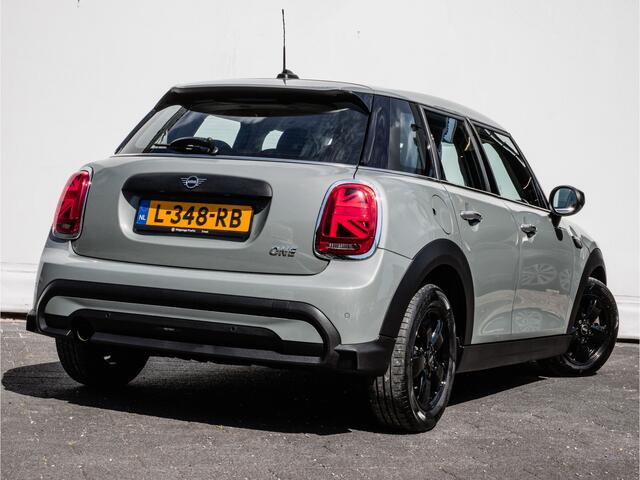 Mini ONE 5-Deurs 1.5 Essential Full map navigatie/ Climate control/ DAB+/ Carplay/ Cruise control