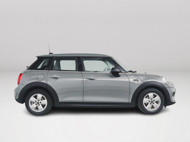 Mini ONE 5-Deurs 1.5 First | Park assist | Airco | Cruise control