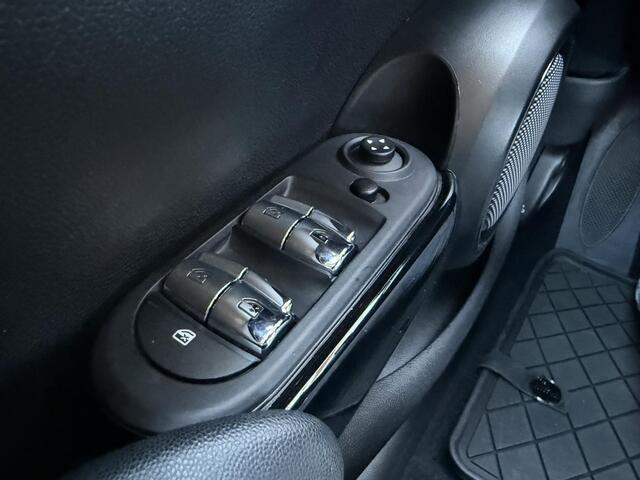 Mini ONE 5-Deurs 1.5 Business Edition Automaat ?5-Deurs ?Nieuw Model ?Full LED ?Navigatie Full Map ?Half Leder Sportstoelen ?Airco ?Limiter ?Parkeersensoren ?Lichtmetaal ?Origineel NL