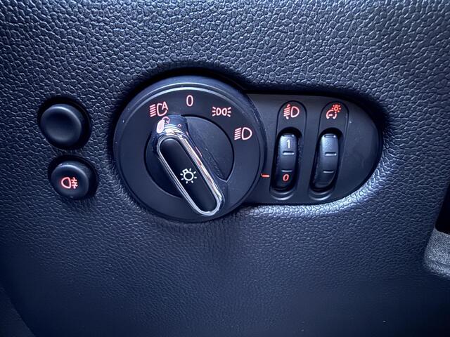 Mini ONE 5-Deurs 1.5 Business Edition Automaat ?5-Deurs ?Nieuw Model ?Full LED ?Navigatie Full Map ?Half Leder Sportstoelen ?Airco ?Limiter ?Parkeersensoren ?Lichtmetaal ?Origineel NL