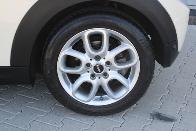 Mini ONE 3-Deurs 1.5 | Incl. 12 maanden garantie | Cruise control | Apple carplay | Airco | Stoelverwarming | Parkeersensoren | Navigatie | Bluetooth |