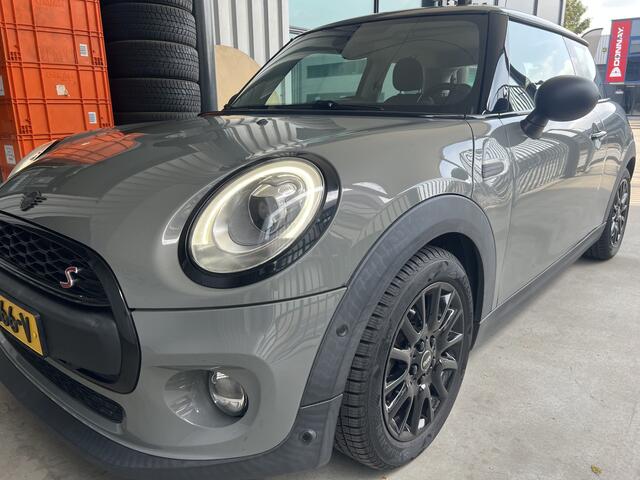 Mini ONE 3-Deurs 1.5 Business | AUTOMAAT | NAVI | PDC V+A | CRUISE CONTROL | CLIMATE CONTROL | LMV 16'' | STOELVERWARMING | BLUETOOTH | LED