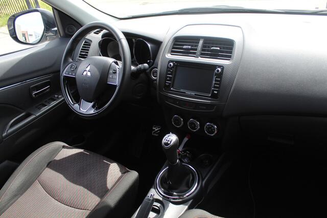 Mitsubishi ASX 1.6 Cleartec Connect Pro Navigatie/Achteruitrijcamera/Cruise control/Keyless/Apple carplay/Climate control/Radio-CD speler/18'' Lichtmetalen velgen.