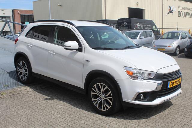 Mitsubishi ASX 1.6 Cleartec Connect Pro Navigatie/Achteruitrijcamera/Cruise control/Keyless/Apple carplay/Climate control/Radio-CD speler/18'' Lichtmetalen velgen.
