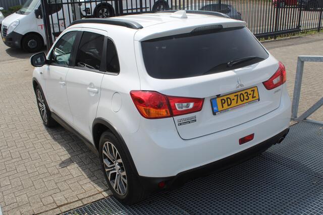 Mitsubishi ASX 1.6 Cleartec Connect Pro Navigatie/Achteruitrijcamera/Cruise control/Keyless/Apple carplay/Climate control/Radio-CD speler/18'' Lichtmetalen velgen.