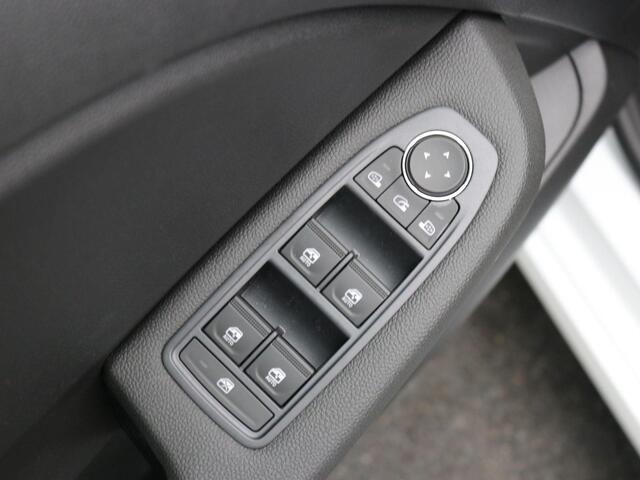 Mitsubishi COLT 1.6 HEV Intense / ¤3000,- Voordeel Op Nieuwprijs / Rijklaarprijs / Direct Leverbaar / 8 Jaar Fabrieksgarantie /