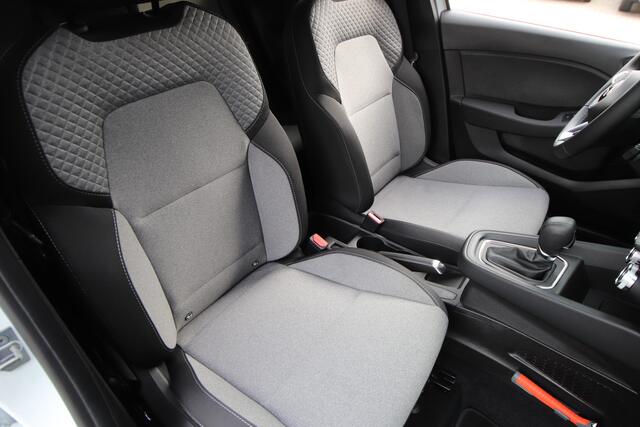 Mitsubishi COLT 1.6 HEV Intense Automaat 1e Eigenaar, dealer o.h. Navi