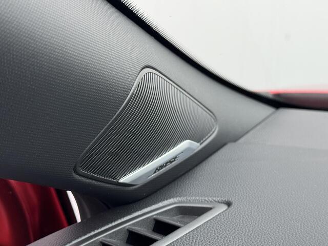 Mitsubishi COLT 1.6 HEV Instyle / Navigatie / Half Lederenbekleding / BOSE Audio / Stoel- en Stuurverwarming / 17 Inch Wielen / 360 Graden Camera / Automatisch Inparkeren / Apple CarPlay/Android Auto / Adaptive Cruise Control / Climate Control /