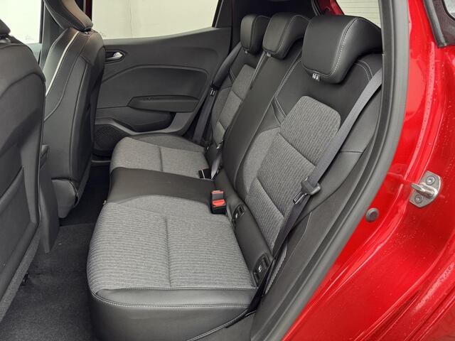 Mitsubishi COLT 1.6 HEV Instyle / Navigatie / Half Lederenbekleding / BOSE Audio / Stoel- en Stuurverwarming / 17 Inch Wielen / 360 Graden Camera / Automatisch Inparkeren / Apple CarPlay/Android Auto / Adaptive Cruise Control / Climate Control /