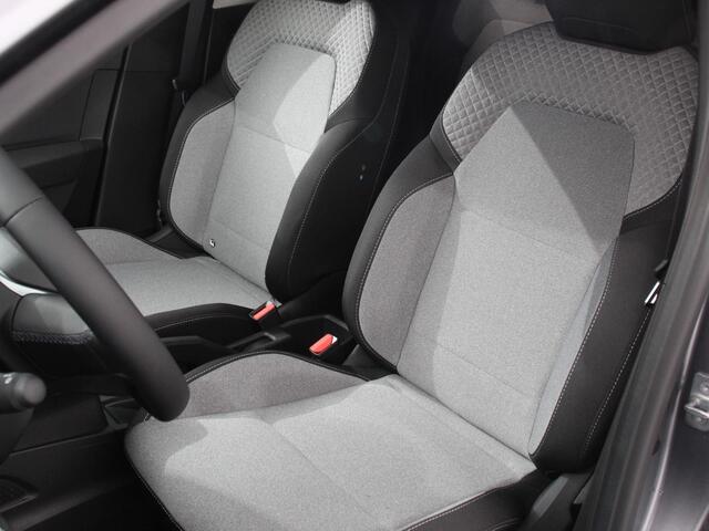 Mitsubishi COLT 1.6 HEV Intense Automaat Navigatie Apple Carplay/Android Auto Camera Climate Control Cruise Control Lichtmetalen velgen Extra Getint Glas Digitale Cockpit