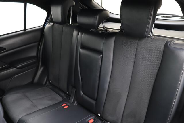 Mitsubishi ECLIPSE Cross 2.4 PHEV Intense+ Trekhaak Camera Standkachel Carplay